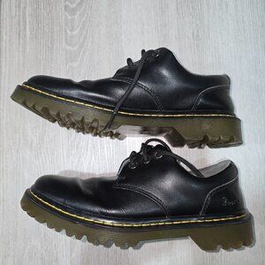 Dr. Martens Kent size 9 mens